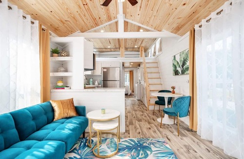 Guntersville Hütte | Glamp in Tiny House w/Boat Parking + Private Firepit & Minutes to Boat Launches