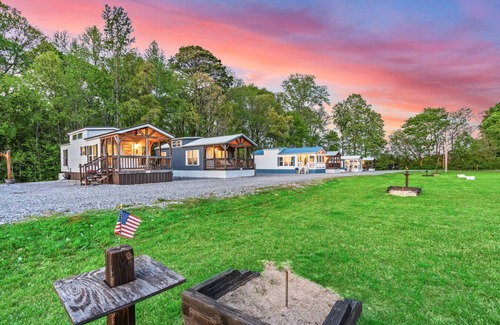 Guntersville Hütte | Glamp in Tiny House w/Boat Parking + Private Firepit & Minutes to Boat Launches