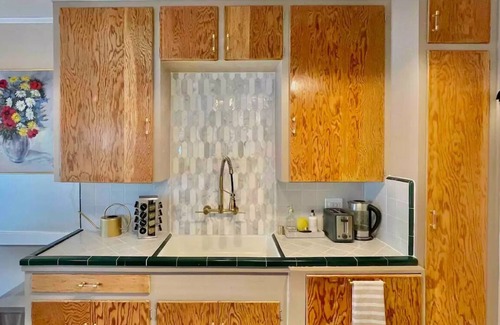 Eastside Eigentumswohnung | Retro Vibes - Updated 1950s 1 Br/1 bath Duplex Unit