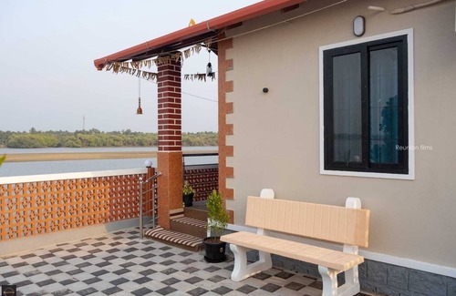 Udupi Hütte | Reunion Ocean Tides- Room111 - Beach Cottages