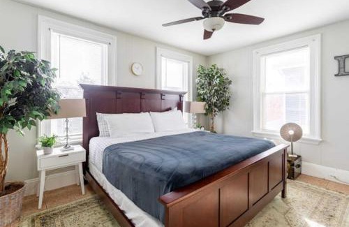 West End - West Side Wohnung | Revamped 3BR Apt with Easy Check-In Family-Friendly