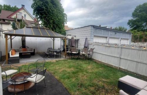 West End - West Side Wohnung | Revamped 3BR Apt with Easy Check-In Family-Friendly