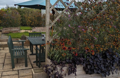 Sturminster Newton Hütte | RHODE ACRES, pet friendly, with a garden in Hazelbury Bryan