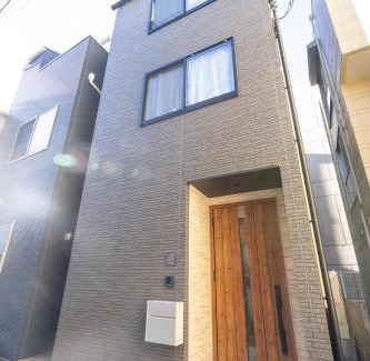 Sumida Haus | RIAUS 新築一軒家貸切 最大6名 family歓迎 空港や観光地直通