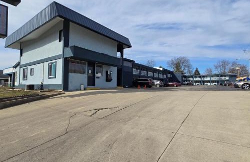 Richmond Hotel | Richmond Inn and Suites