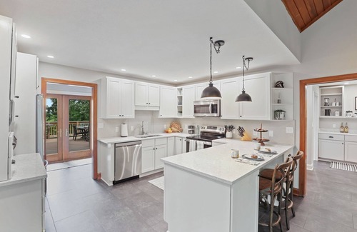 Sugar Grove Haus | Rickenbacker Ridge sleeps 13 w/ heated pool+hot tub+firepit+game room !