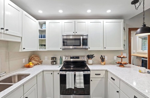 Sugar Grove Haus | Rickenbacker Ridge sleeps 13 w/ heated pool+hot tub+firepit+game room !