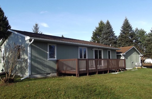 Rose City Haus | Rifle River Lodge