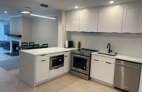 Capitol Hill Bed & Breakfast | Right at Home Plate - 2BDR, 2.5 BA - 2 Blocks from Navy Yard Metro!