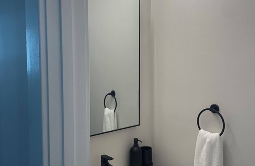 Capitol Hill Bed & Breakfast | Right at Home Plate - 2BDR, 2.5 BA - 2 Blocks from Navy Yard Metro!