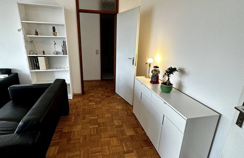 Oberkassel Wohnung | Right at the Top in Oberkassel! NEW BATHROOM & KITCHEN!