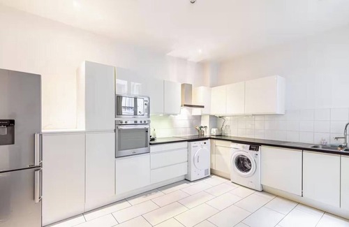 Sorbonne Wohnung | RIGHT IN FRONT OF NOTRE-DAME AT QUAI SAINT-MICHEL – 160 M² - 4 BEDROOM