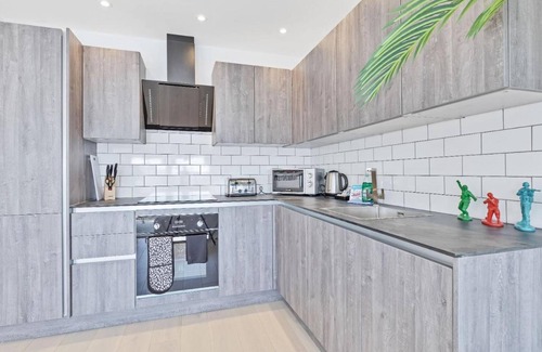 Montpelier Wohnung | Right On : Bright On Apartment 1B - City Centre Luxury Apartments