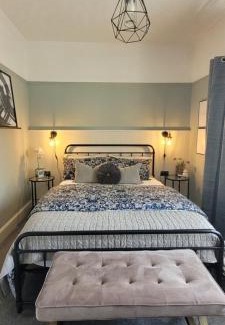 Doncaster Haus | Rigsbys Guesthouse Doncaster