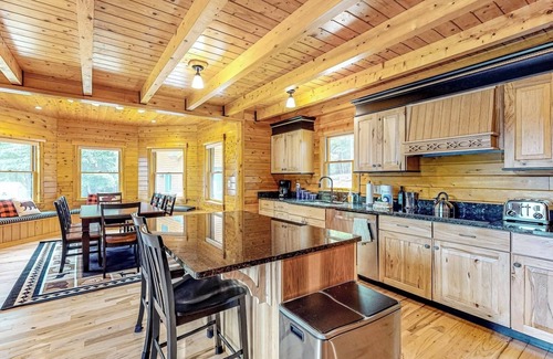 Rockwood Haus | Rise n' Shine Maine - A Lakefront Loghouse in the Woods