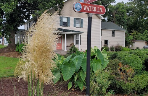 Tappahannock Wohnung | Romantic River apartment, 1 block from River.