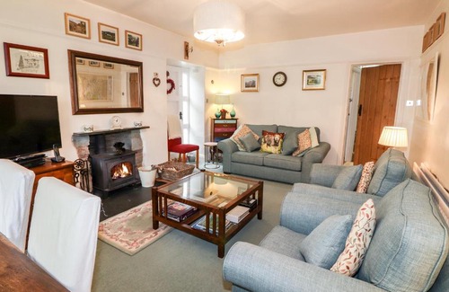 Skelwith Bridge Haus | River Bank Langdale