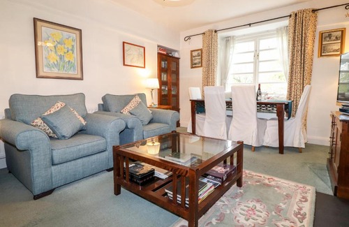 Skelwith Bridge Haus | River Bank Langdale