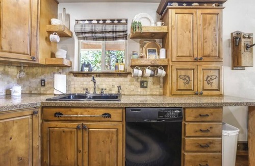 Corral Kabine | Flusshütte umgeben von nationalem Wald