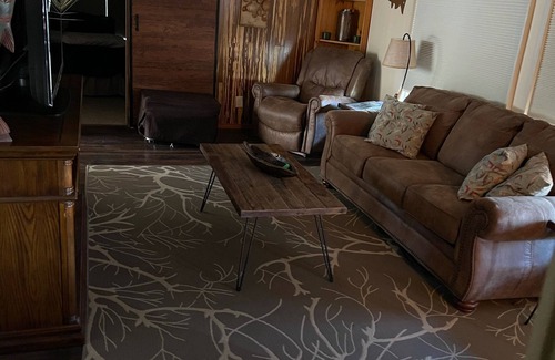 Navajo Dam Haus | River front fishing house close to Quality Waters and Navajo State Park