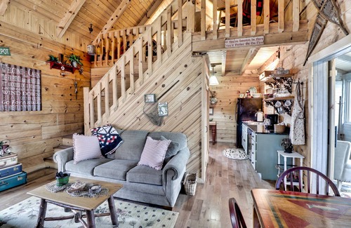 Boswell Kabine | Neues 2020 !! White River-Kabine "Reel Life". Auf dem Fluss, einfacher Zugang, tolle Aussicht