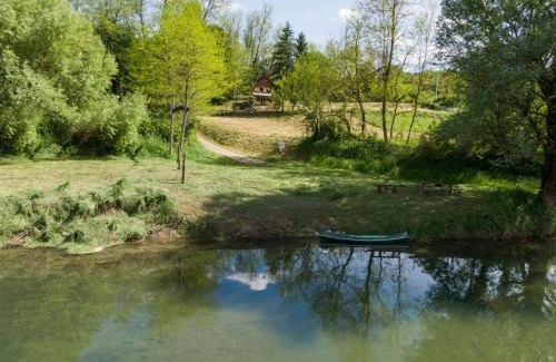 Netretic Haus | River house "Green butterfly"