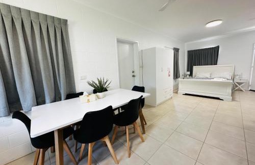 Cooktown Hotel | River of Gold Motel