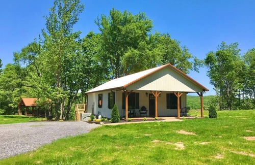 Centerville Hütte | River Run Cottage at Horseshoe Bend Farm