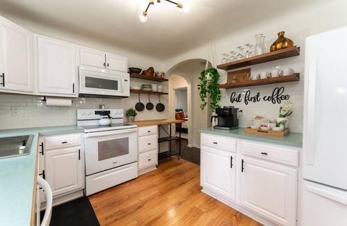 Mount Pleasant Haus | River view home-close to CMU and Soaring Eagle Casino