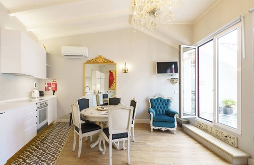 Santo Estevao Haus | River view Portuguese Soul with terrace in picturesque Alfama, sleeps 7