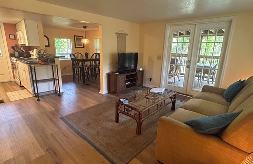 Ruskin Haus | Riverbend Retreat on the Little Manatee River