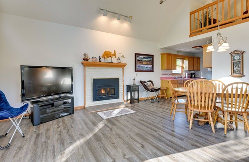 Au Gres Hütte | Riverfront Au Gres Cottage w/ Fire Pit & Grill!