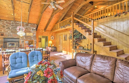 Alger Kabine | NEU! Riverfront Cabin in Alger w / Terrasse & WiFi!