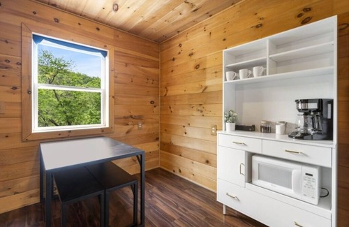 Galena Kabine | Riverfront Cabin Retreat - Cabin #2 of 5 - Sleeps 4