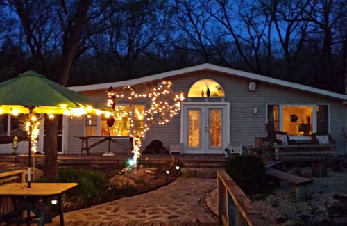 Millville Hütte | RIVERFRONT Cottage (The Neon Mond)