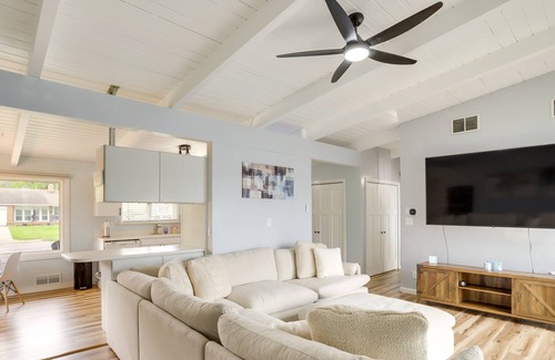 Elkhart Haus | Riverfront Elkhart Rental: Deck & Ping Pong Table!