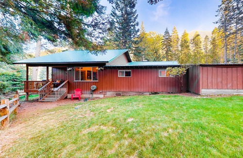 Joseph Haus | Riverfront Home w/ Fantastic Updates, River View Deck, Fireplaces & WiFi