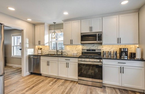 Hope Hütte | Riverfront Michigan Cottage w/ Fire Pit & Kayaks!