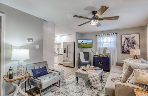 Front Royal Hütte | Riverfront! Shenandoah River! Sleeps 4! New Hot Tub