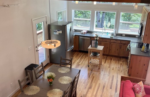 Trail Haus | Riverfront Stunning Open Concept 3bdrm near outdoor activities