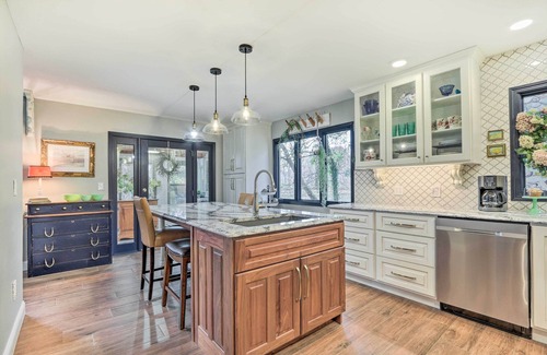 Zanesville Haus | Riverfront Zanesville Getaway w/ Private Bar!