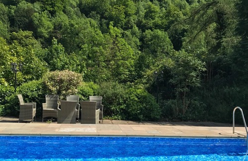 Redbrook Haus | Die Riversdale Lodge befindet sich im Herzen von Symonds Yat mit Blick auf den Fluss Wye.