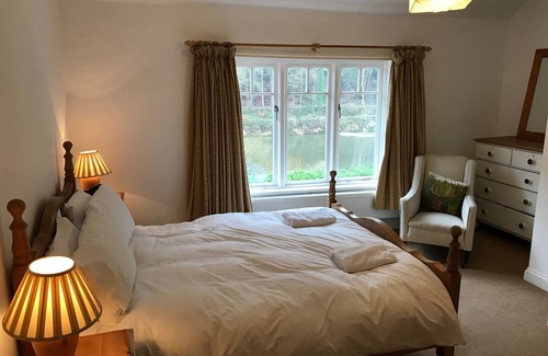 Redbrook Haus | Die Riversdale Lodge befindet sich im Herzen von Symonds Yat mit Blick auf den Fluss Wye.