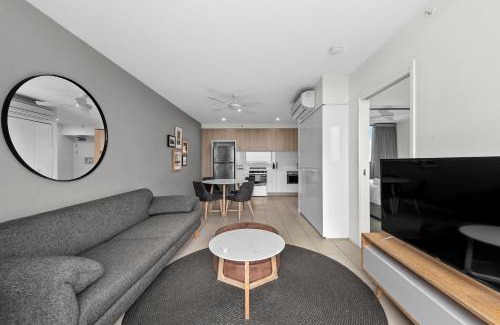 Hamilton Wohnung | Riverside 1BR Apt with King Bed and Pool!