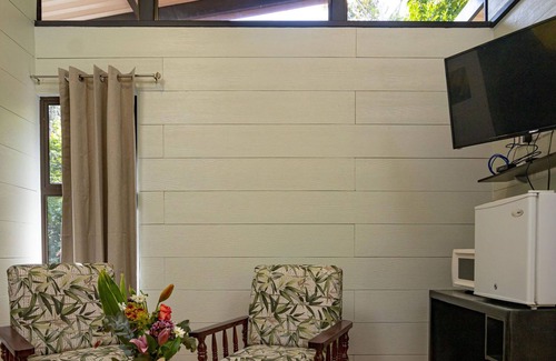 Valle Pura Vida Hotel | Riverside Bungalows