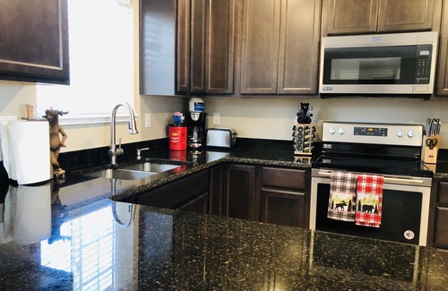 Grants Pass Haus | Riverside Cabin 6