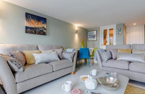 Reedham Haus | Riverside Cottage