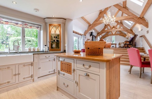 Wareham Haus | Riverside Cottage - Wareham