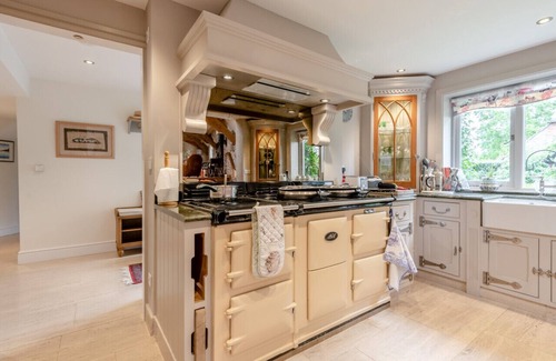 Wareham Haus | Riverside Cottage - Wareham