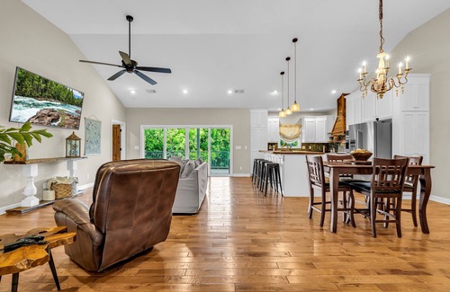 Columbus Haus | Riverside Getaway by OneHometown Getaways